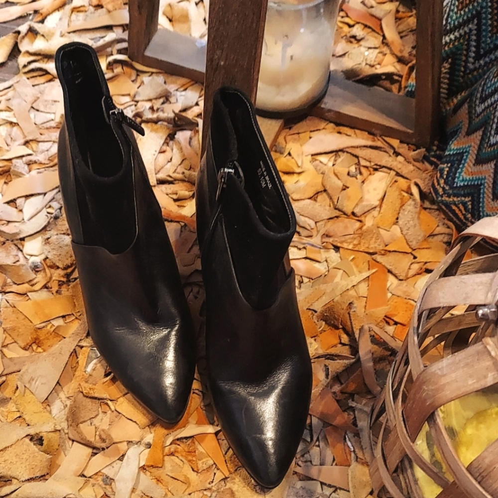Vince Camuto Bootie
